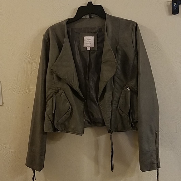 Romeo & Juliet Gray Vegan Zipper Jacket - Picture 2 of 11